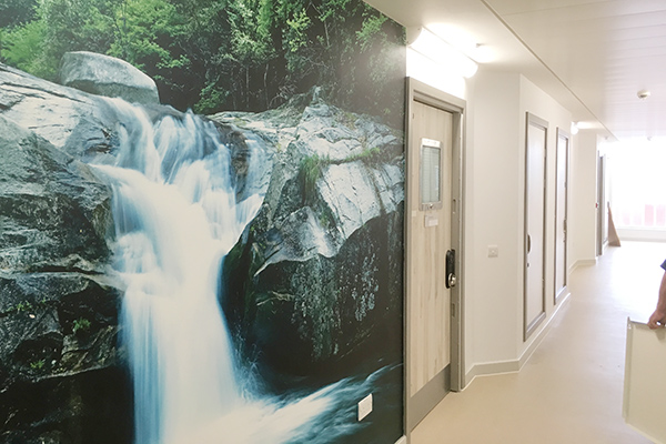 Perameter_developments_Farnham_Road_Hospital_corridor_2